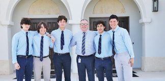 Danny Reynolds celebrates 30 years at Palmer Trinity School Danny Reynolds, associate head of school for External Relations, is pictured with Palmer Trinity School student delegates attending Round Square Conference in Canada. Pictured (l-r) are Alex Knoepffler (Class of 2025); Rafael Morin, ’25; Sebastian Jaar, ’25; Reynolds; Marcos Cano, ’25, and Zachary Rodriguez, ’25.