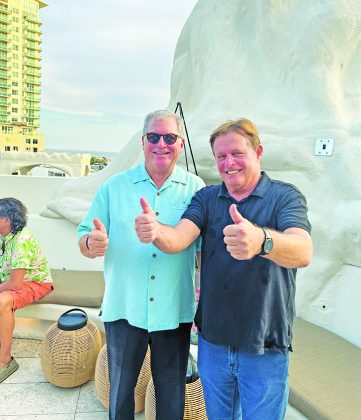 Mayor Levine Cava joins Rotarians for Coastal Cleanup