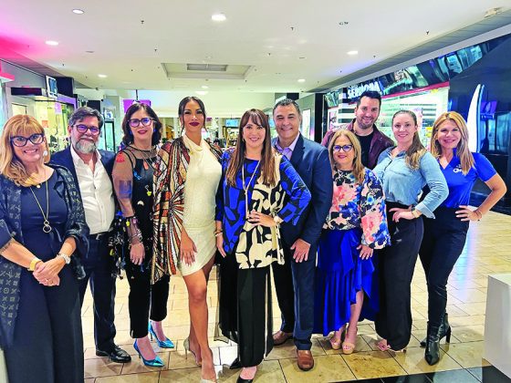 Doral Bar and business leaders reconnect/ Parra duo rock Hispanic Heritage event