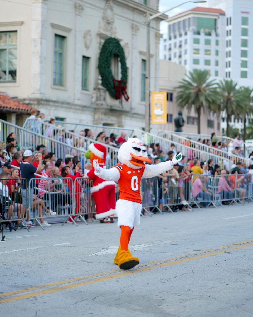 Bean Automotive Group takes on Junior Orange Bowl’s Holiday Parade