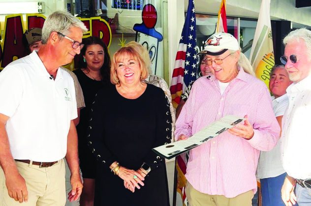 Pete’s Barbershop Closes