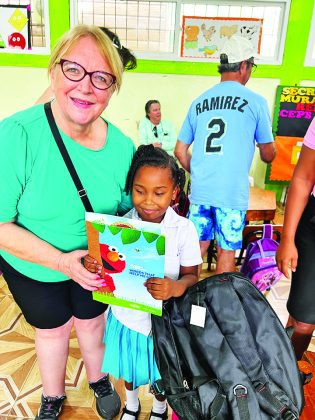 Woman&rsquo;s Club member participate in &lsquo;Day of Service&rsquo; at Honduras&rsquo; school