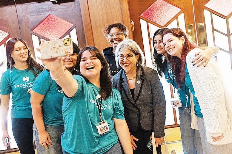 Vocal Youth Miami students welcome Miami-Dade mayor, stress importance of arts