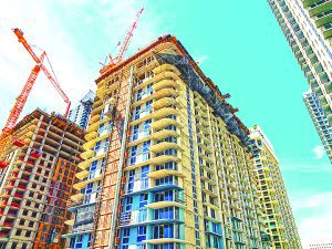 600 Miami Worldcenter tops off construction