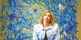 Mariana Cordoba expresses her feelings through painting Mariana Cordoba expresses her feelings through painting