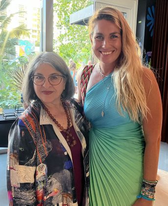 Mermaid Merle Conducts First Live Underwater Interview