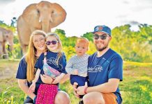 Zoo Miami grants girl’s ‘wish’ to go on a safari Zoo Miami grants girl’s ‘wish’ to go on a safari