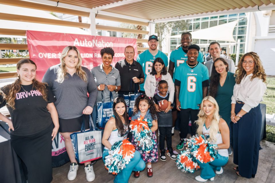 AutoNation and Dolphins Cancer Challenge Deliver Holiday Joy at Sylvester Comprehensive Cancer Center