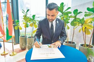 James Reyes sworn in as city manager of Miami