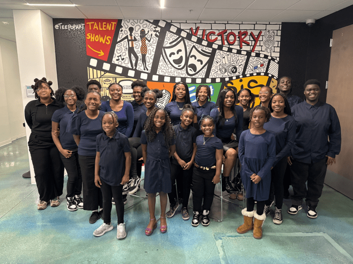 Teen Broadway - Photo 1